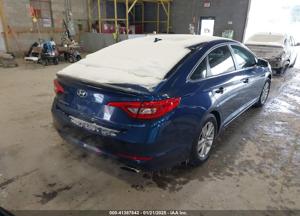 2015 HYUNDAI SONATA VIN: 5NPE24AF0FH126610