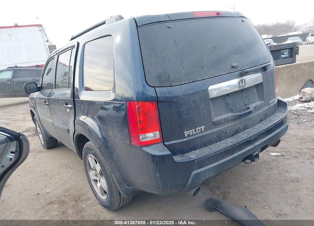 2011 HONDA PILOT EX-L VIN: 5FNYF4H64BB103413