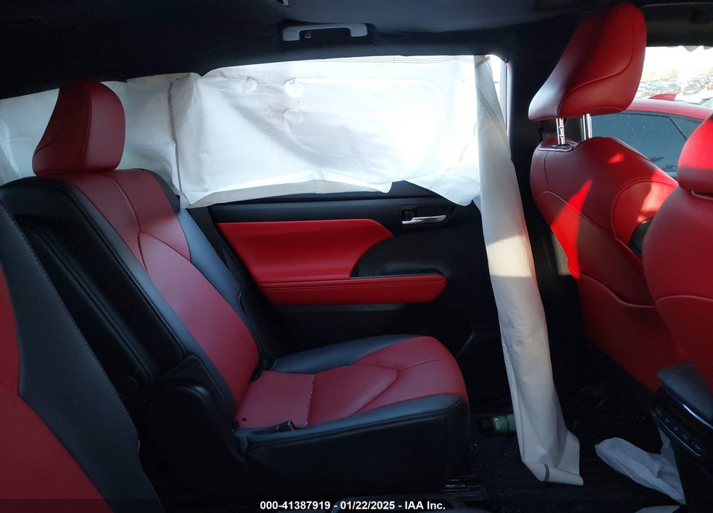 2021 TOYOTA HIGHLANDER VIN: 5TDLZRAH4MS061236