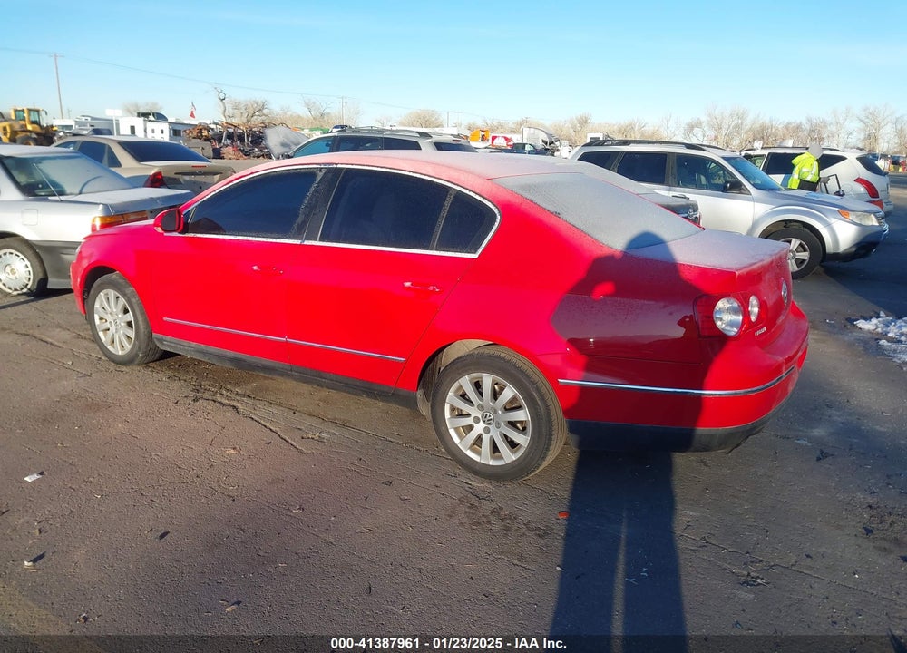 2008 VOLKSWAGEN PASSAT TURBO VIN: WVWJK73C78E232803