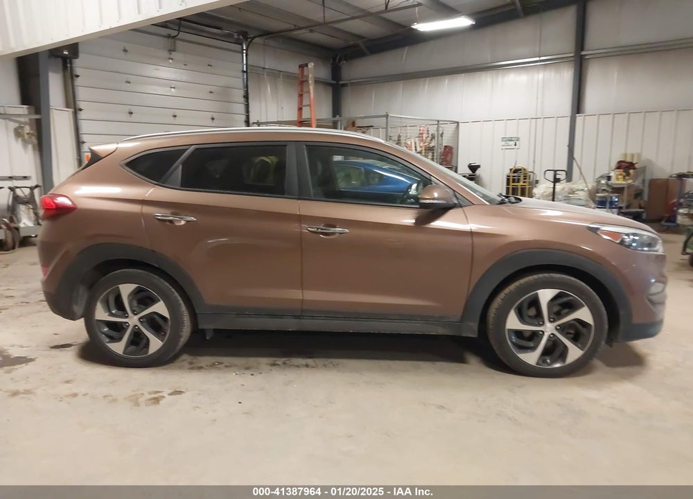 2016 HYUNDAI TUCSON LIMITED VIN: KM8J3CA24GU143304