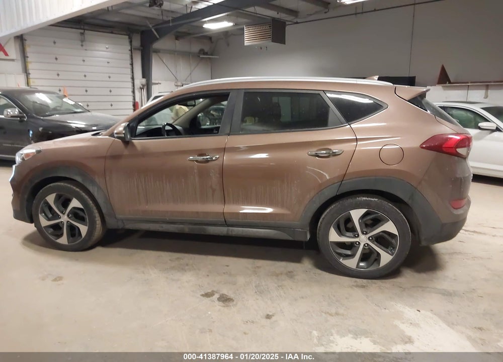 2016 HYUNDAI TUCSON LIMITED VIN: KM8J3CA24GU143304