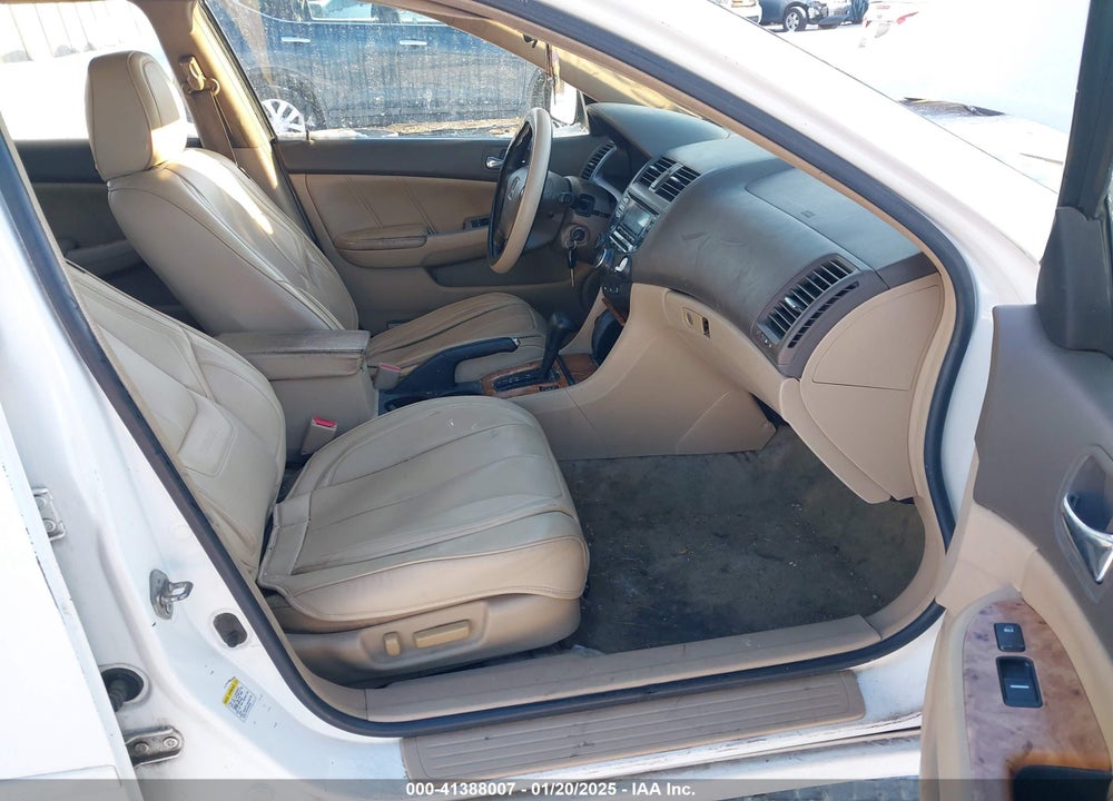 2004 HONDA ACCORD 3.0 EX VIN: 1HGCM66584A063615