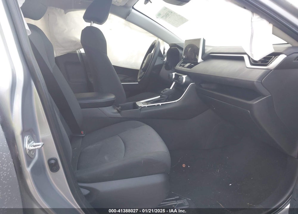 2023 TOYOTA RAV4 XLE VIN: 2T3W1RFV6PC243611