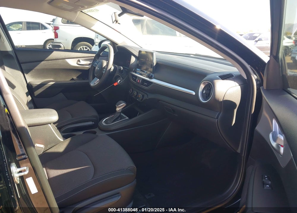 2023 KIA FORTE VIN: 3KPF24ADXPE683226