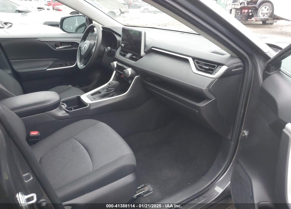 2024 TOYOTA RAV4 XLE VIN: 2T3W1RFV3RW332134