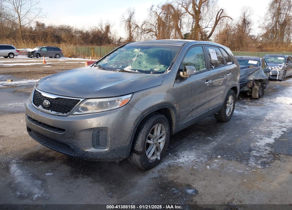 2015 KIA SORENTO LX VIN: 5XYKT3A64FG583521