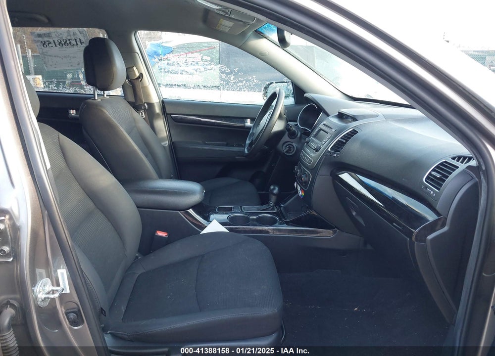 2015 KIA SORENTO LX VIN: 5XYKT3A64FG583521