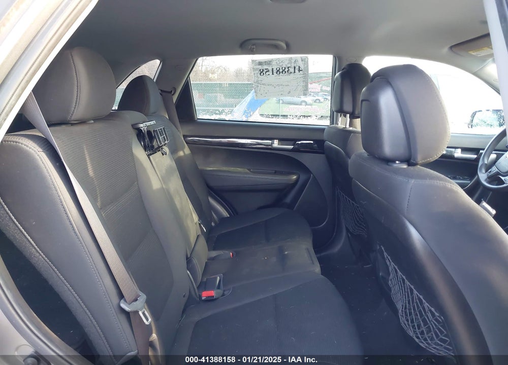 2015 KIA SORENTO LX VIN: 5XYKT3A64FG583521