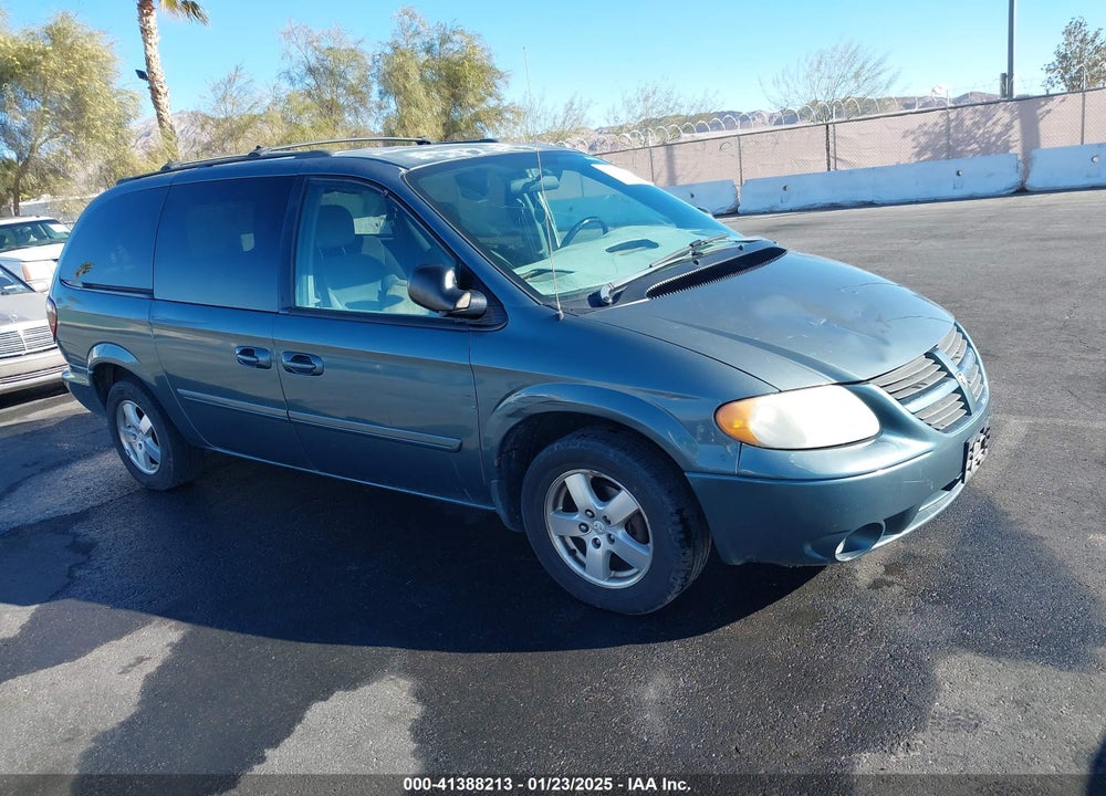 2005 DODGE GRAND CARAVAN SXT VIN: 2D8GP44L85R153973