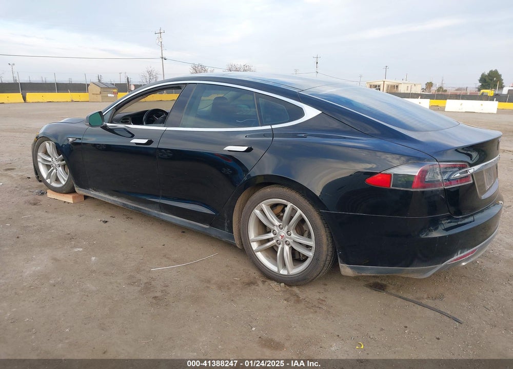 2013 TESLA MODEL S VIN: 5YJSA1AG0DFP12913