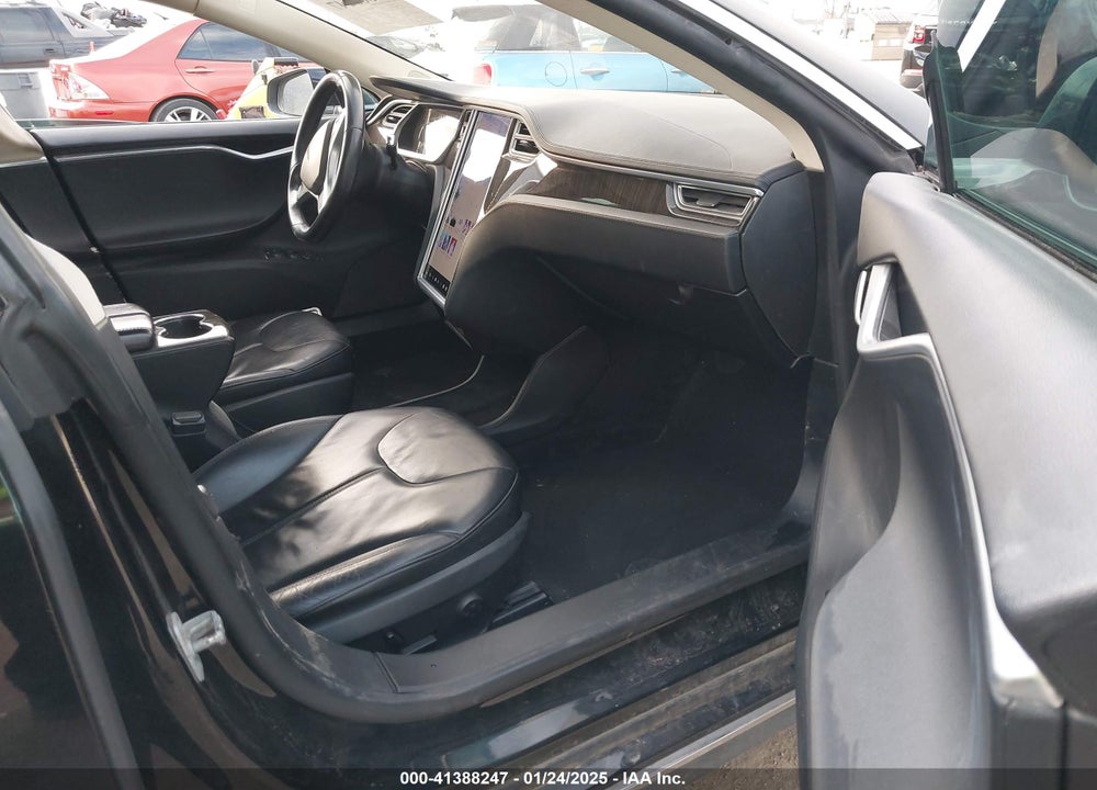 2013 TESLA MODEL S VIN: 5YJSA1AG0DFP12913