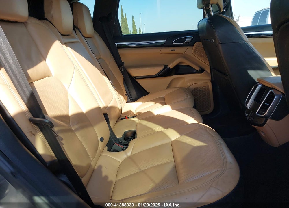 2016 PORSCHE CAYENNE VIN: WP1AA2A29GKA15395