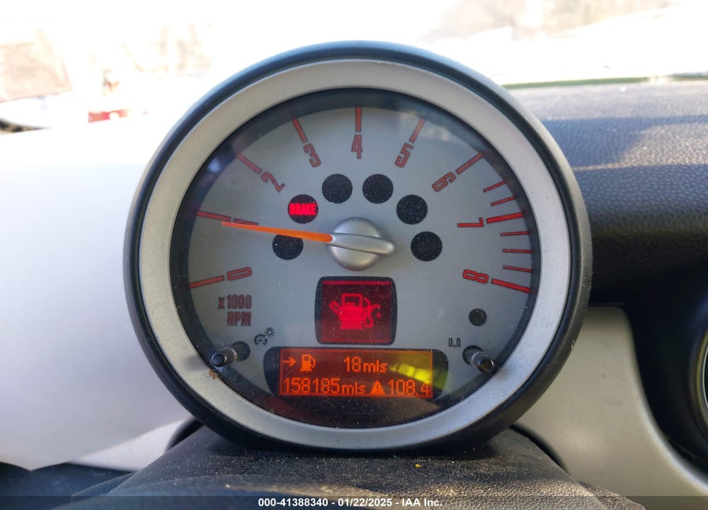 2008 MINI COOPER VIN: WMWMF33518TU68853