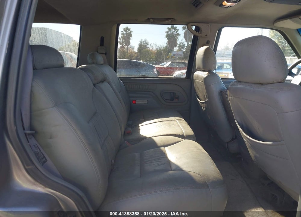1999 CHEVROLET TAHOE LS VIN: 1GNEK13R4XJ434207