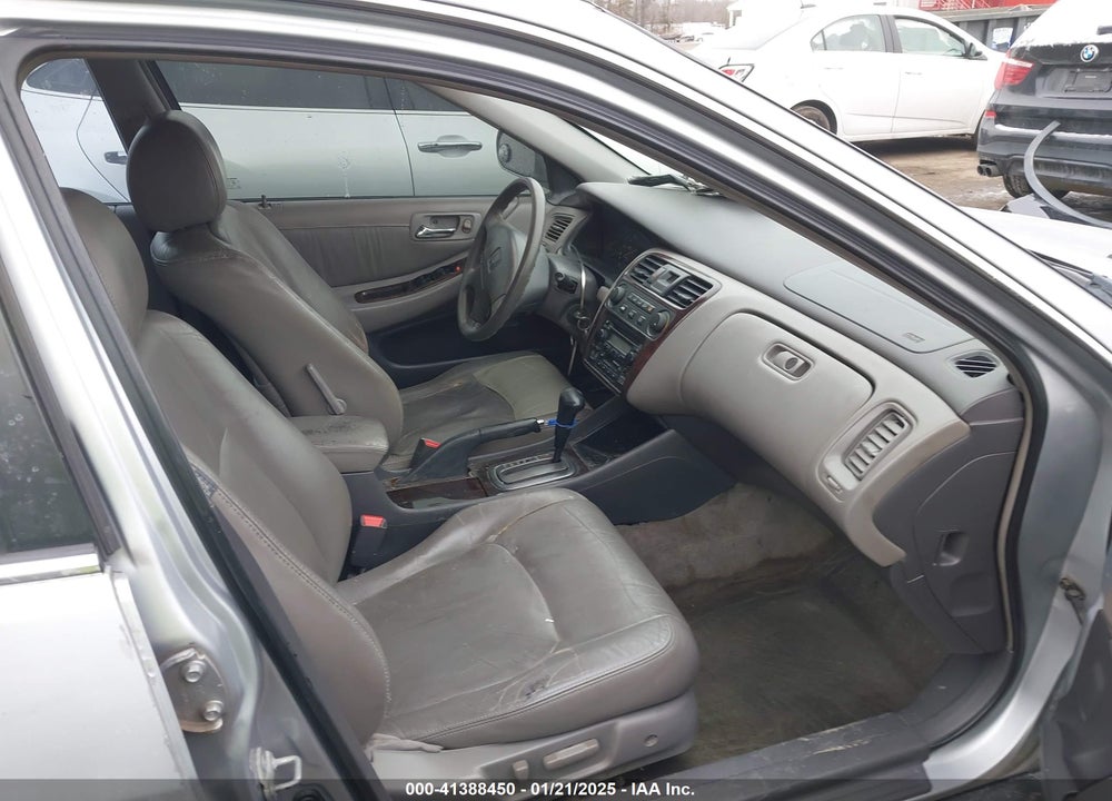 2002 HONDA ACCORD 2.3 SE VIN: 1HGCG56792A086496