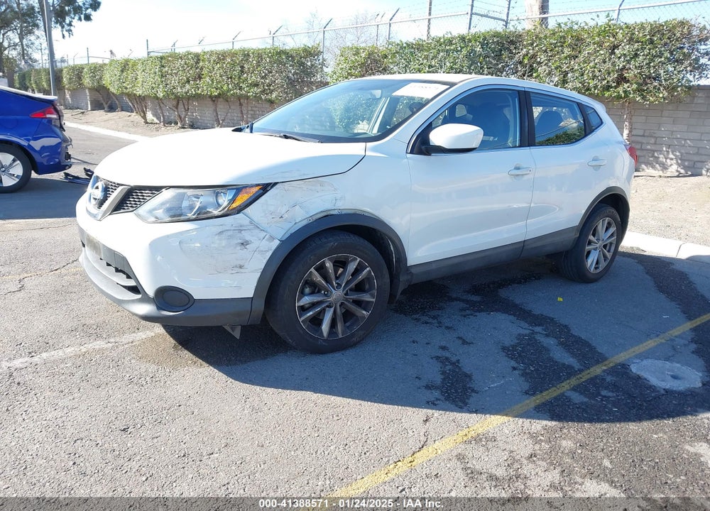 2017 NISSAN ROGUE SPORT S VIN: JN1BJ1CP7HW014185