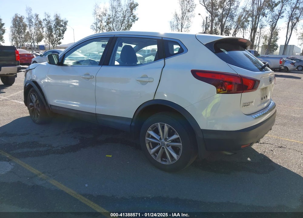2017 NISSAN ROGUE SPORT S VIN: JN1BJ1CP7HW014185