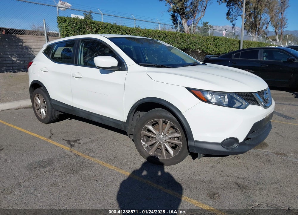 2017 NISSAN ROGUE SPORT S VIN: JN1BJ1CP7HW014185