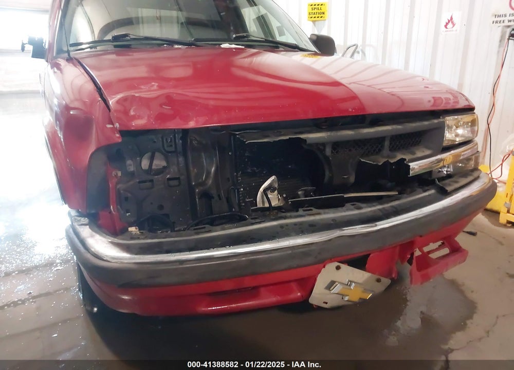 2002 CHEVROLET S-10 VIN: 1GCCS19W428193679