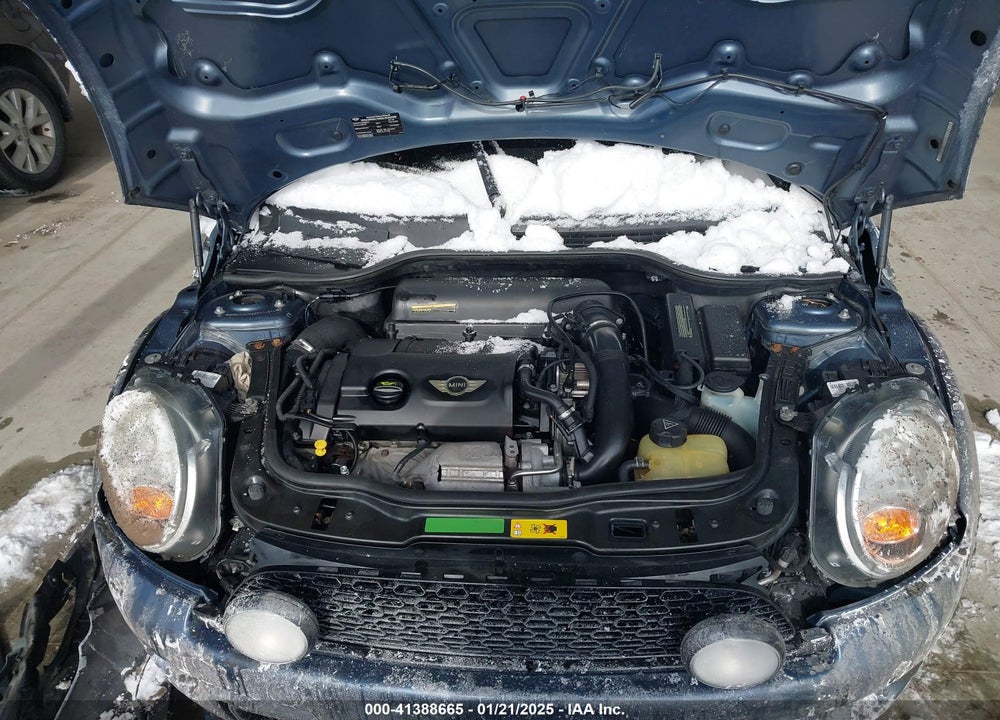 2011 MINI COOPER S VIN: WMWSV3C58BTY14334