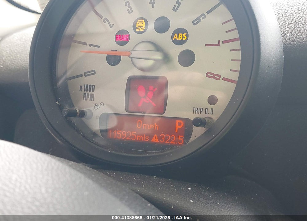 2011 MINI COOPER S VIN: WMWSV3C58BTY14334