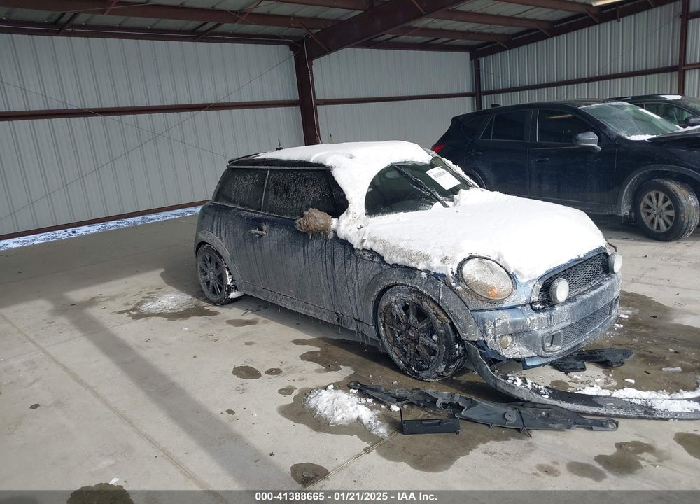 2011 MINI COOPER S VIN: WMWSV3C58BTY14334