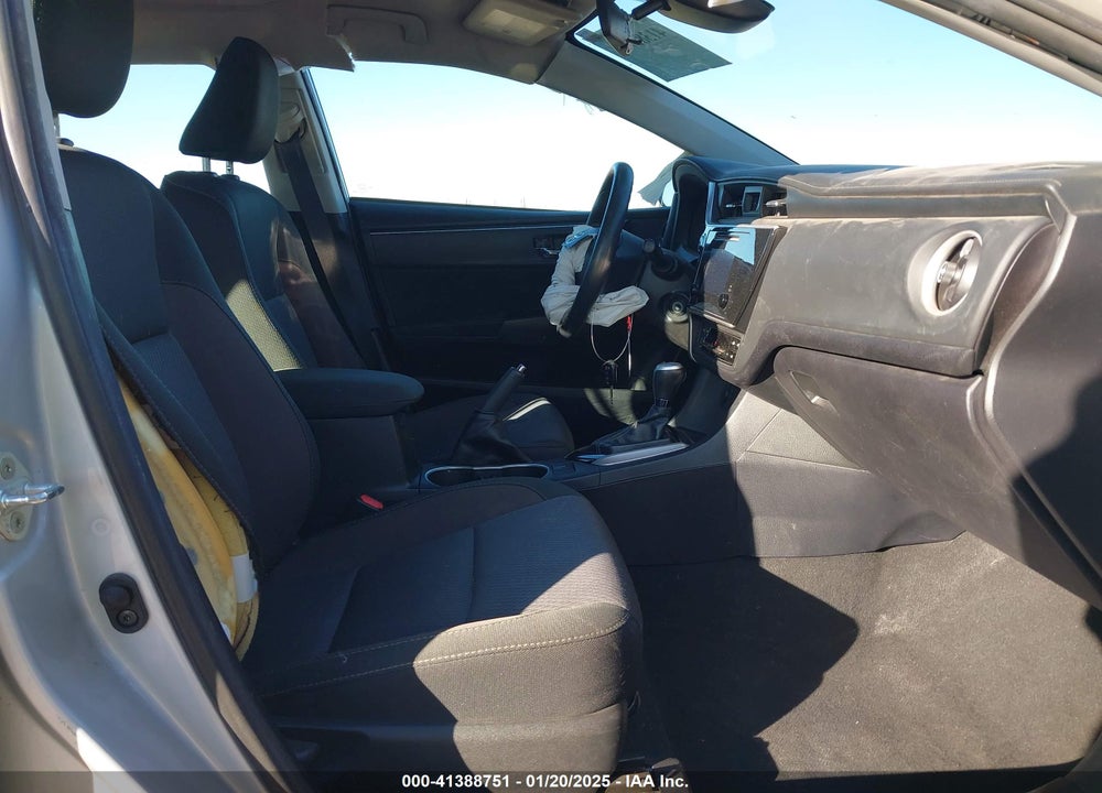 2018 TOYOTA COROLLA LE VIN: 2T1BURHE6JC121690