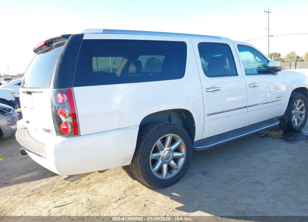 2011 GMC YUKON XL 1500 DENALI VIN: 1GKS1MEF4BR363222