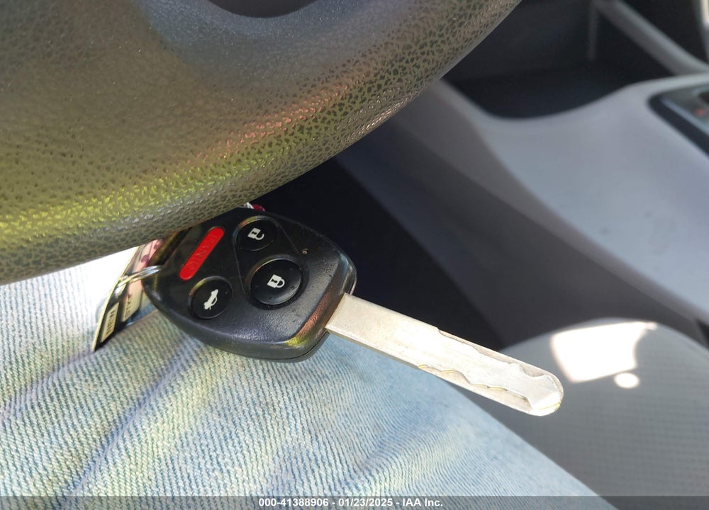 2012 HONDA CIVIC VIN: 2HGFB2F81CH537765