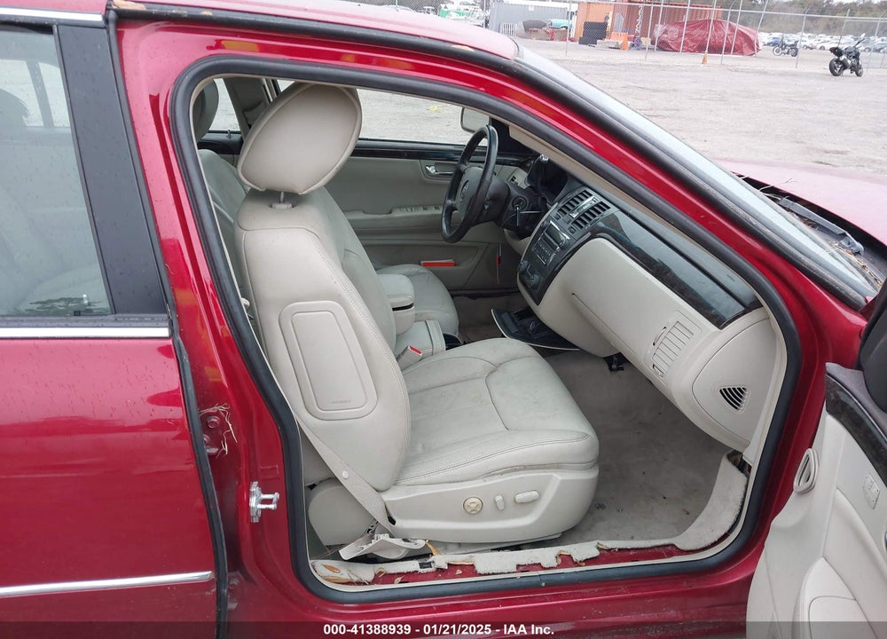 2011 CADILLAC DTS VIN: 1G6KD5E64BU140087