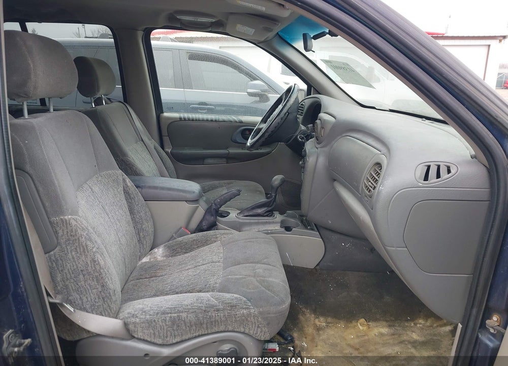 2002 CHEVROLET TRAILBLAZER LS VIN: 1GNDT13S022339688