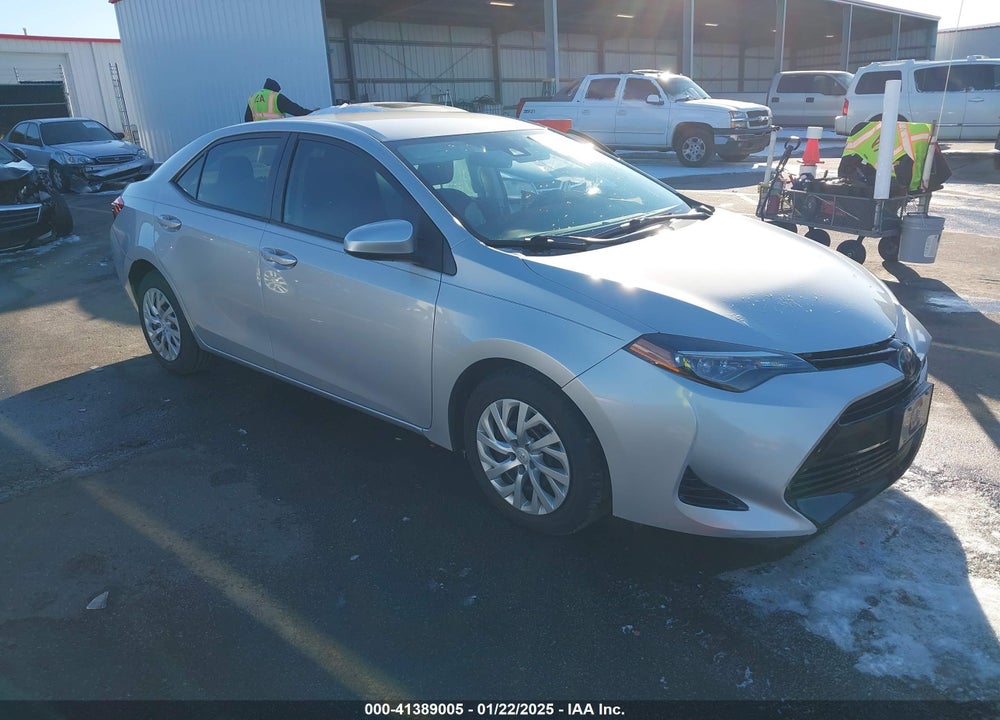 2018 TOYOTA COROLLA LE VIN: 2T1BURHE2JC992652