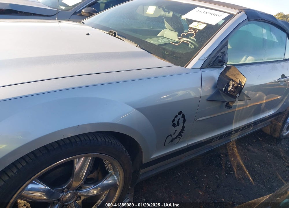 2005 FORD MUSTANG VIN: 1ZVFT84N755219924