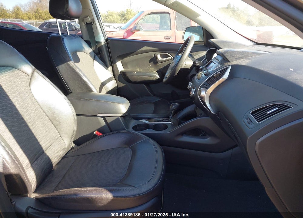 2013 HYUNDAI TUCSON VIN: KM8JU3AC1DU640635