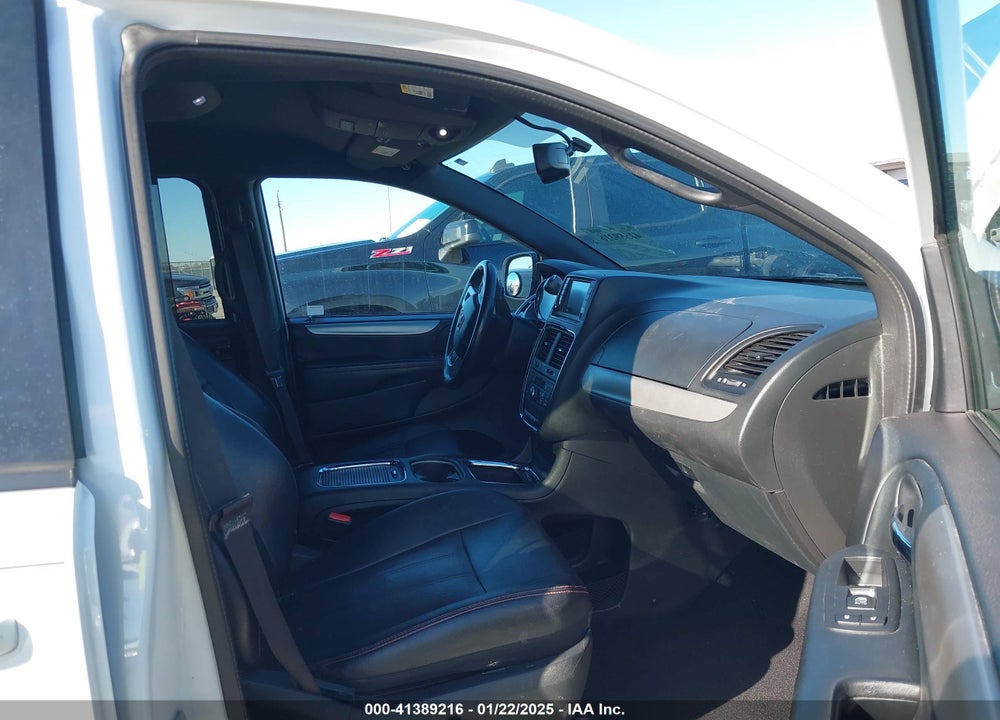 2017 DODGE GRAND CARAVAN GT VIN: 2C4RDGEG8HR558013