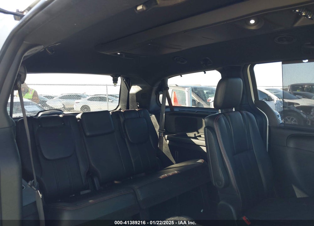 2017 DODGE GRAND CARAVAN GT VIN: 2C4RDGEG8HR558013