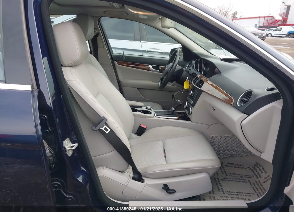2012 MERCEDES-BENZ C 300 LUXURY 4MATIC/SPORT 4MATIC VIN: WDDGF8BB8CA673200