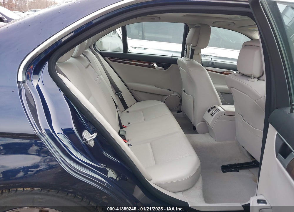 2012 MERCEDES-BENZ C 300 LUXURY 4MATIC/SPORT 4MATIC VIN: WDDGF8BB8CA673200