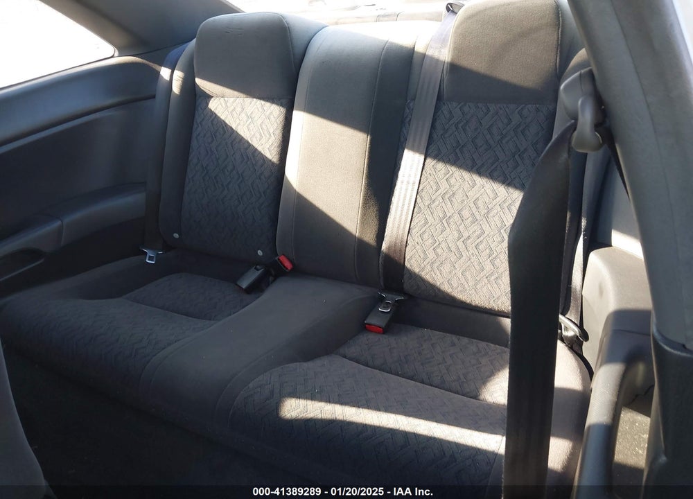 2001 HONDA CIVIC LX VIN: 1HGEM22551L030109