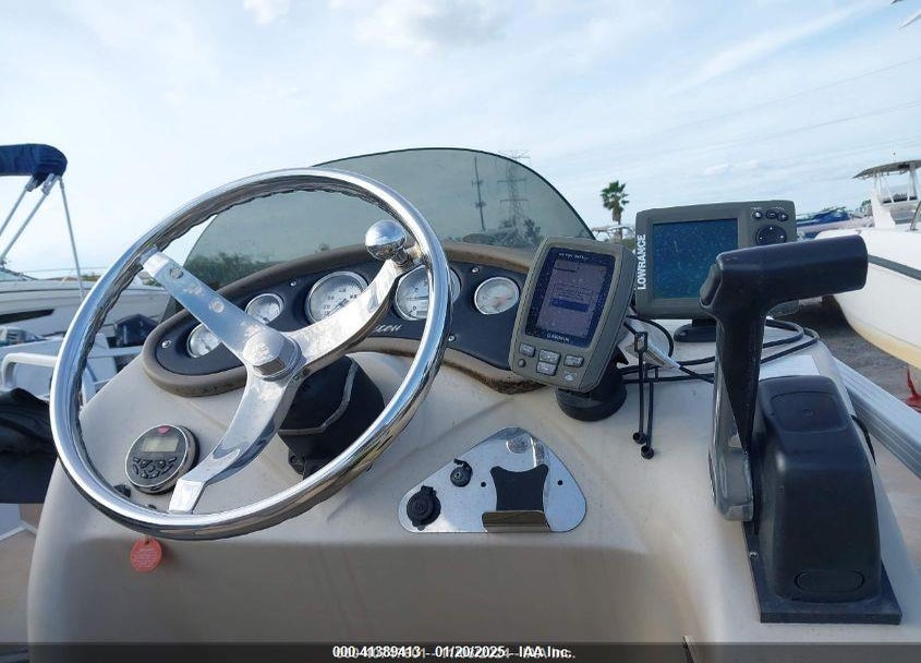 2014 MANITOU OASIS PONTOON VIN: TII37607G314