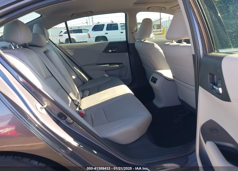 2015 HONDA ACCORD VIN: 1HGCR3F96FA024611