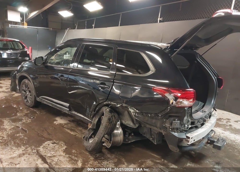 2018 MITSUBISHI OUTLANDER LE VIN: JA4AD3A3XJZ048549