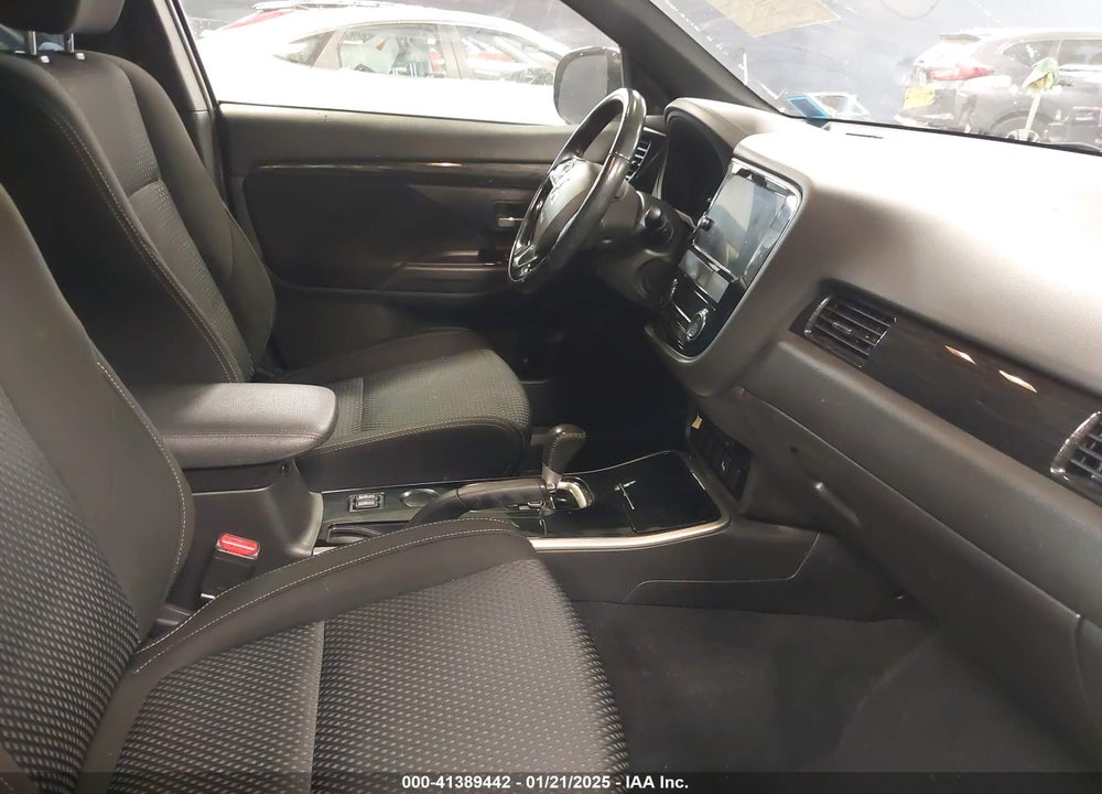 2018 MITSUBISHI OUTLANDER LE VIN: JA4AD3A3XJZ048549