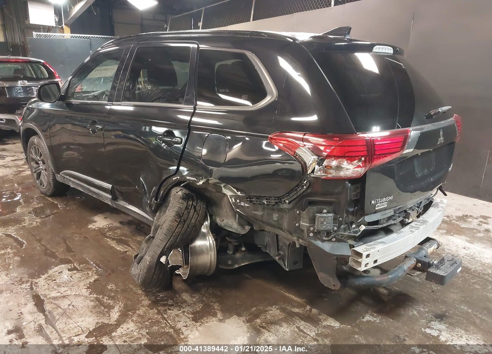 2018 MITSUBISHI OUTLANDER LE VIN: JA4AD3A3XJZ048549