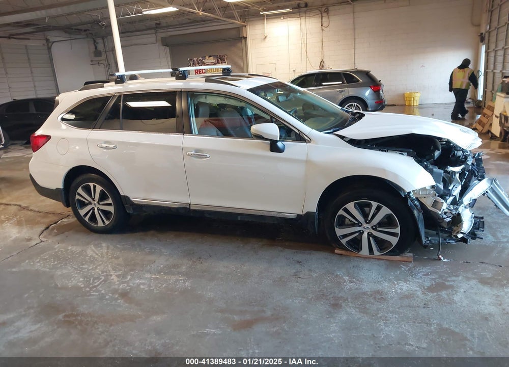 2019 SUBARU OUTBACK 3.6R TOURING VIN: 4S4BSETC4K3271422