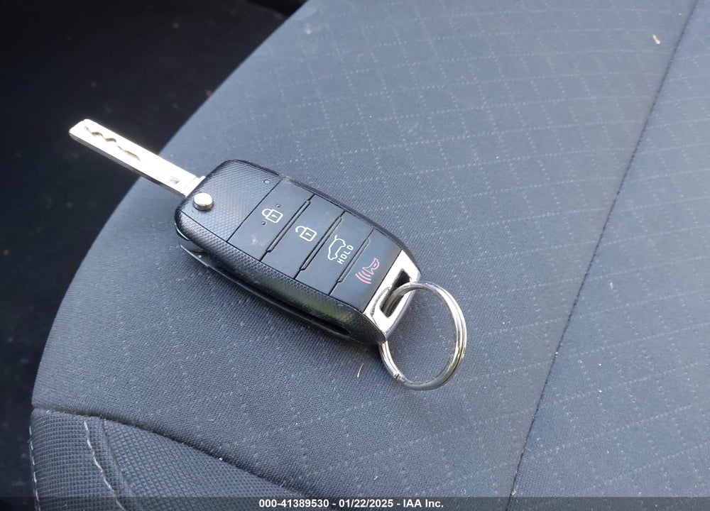 2019 KIA SORENTO 3.3L LX VIN: 5XYPGDA59KG570278