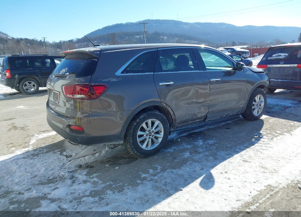 2019 KIA SORENTO 3.3L LX VIN: 5XYPGDA59KG570278