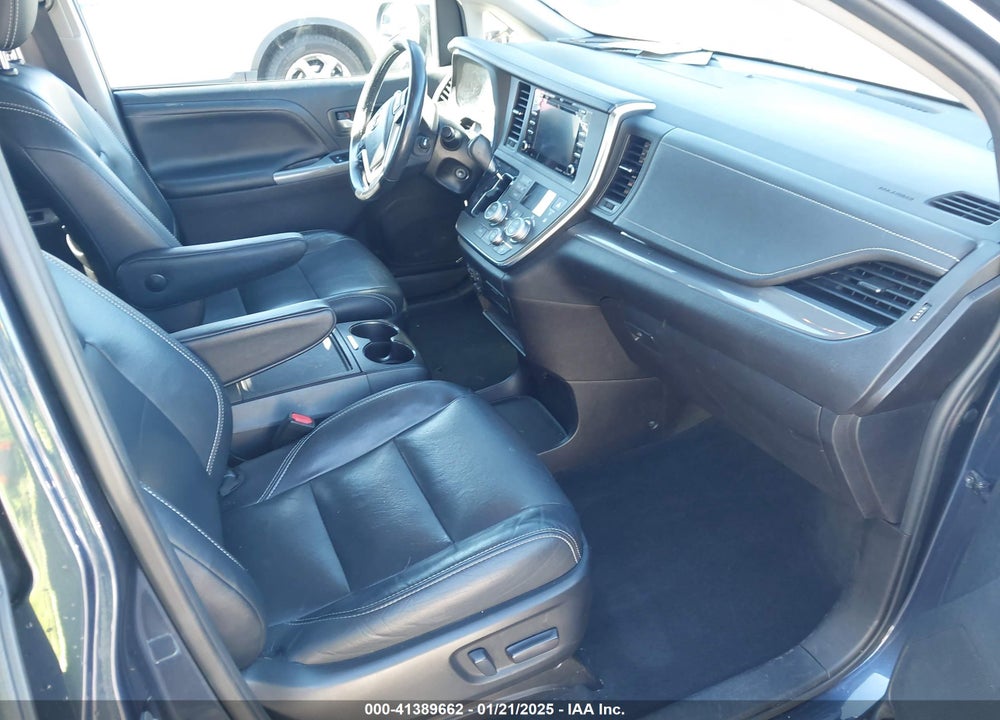 2018 TOYOTA SIENNA VIN: 5TDXZ3DC8JS950681