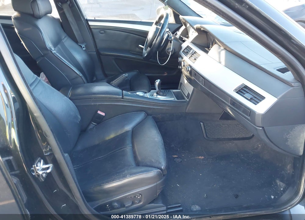 2008 BMW M5 VIN: WBSNB93578CX08017